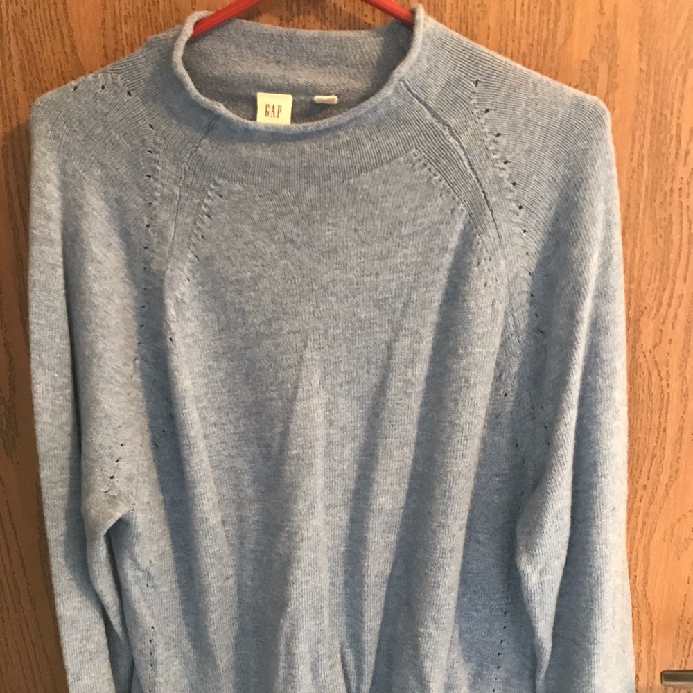 Women’s GAP sweater
